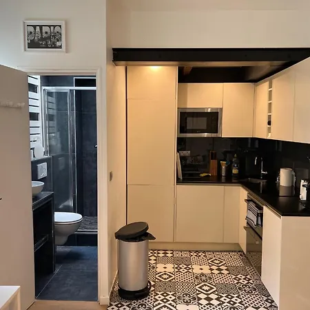Apartment Atypique Aux Batignolles